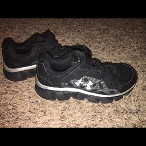 Toddler boys UA sneakers